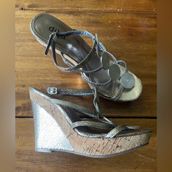 Diba Silver Metallic Cork Wedge Heels Sz 7.5 Leather Sandals - Picture 1 of 8